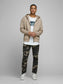 model_shot-front_full