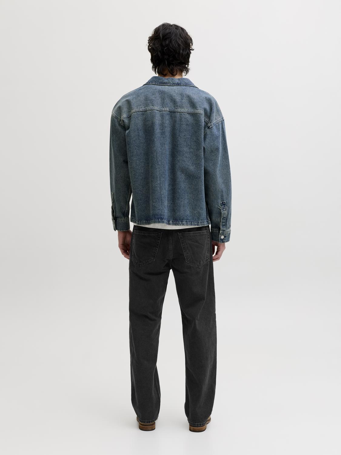model_shot-back