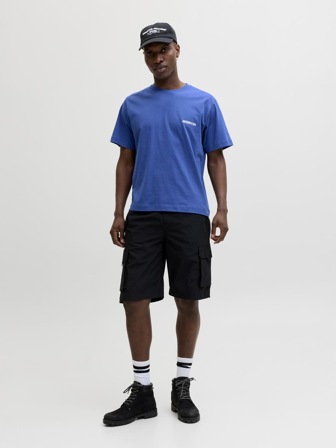 model_shot-front_full
