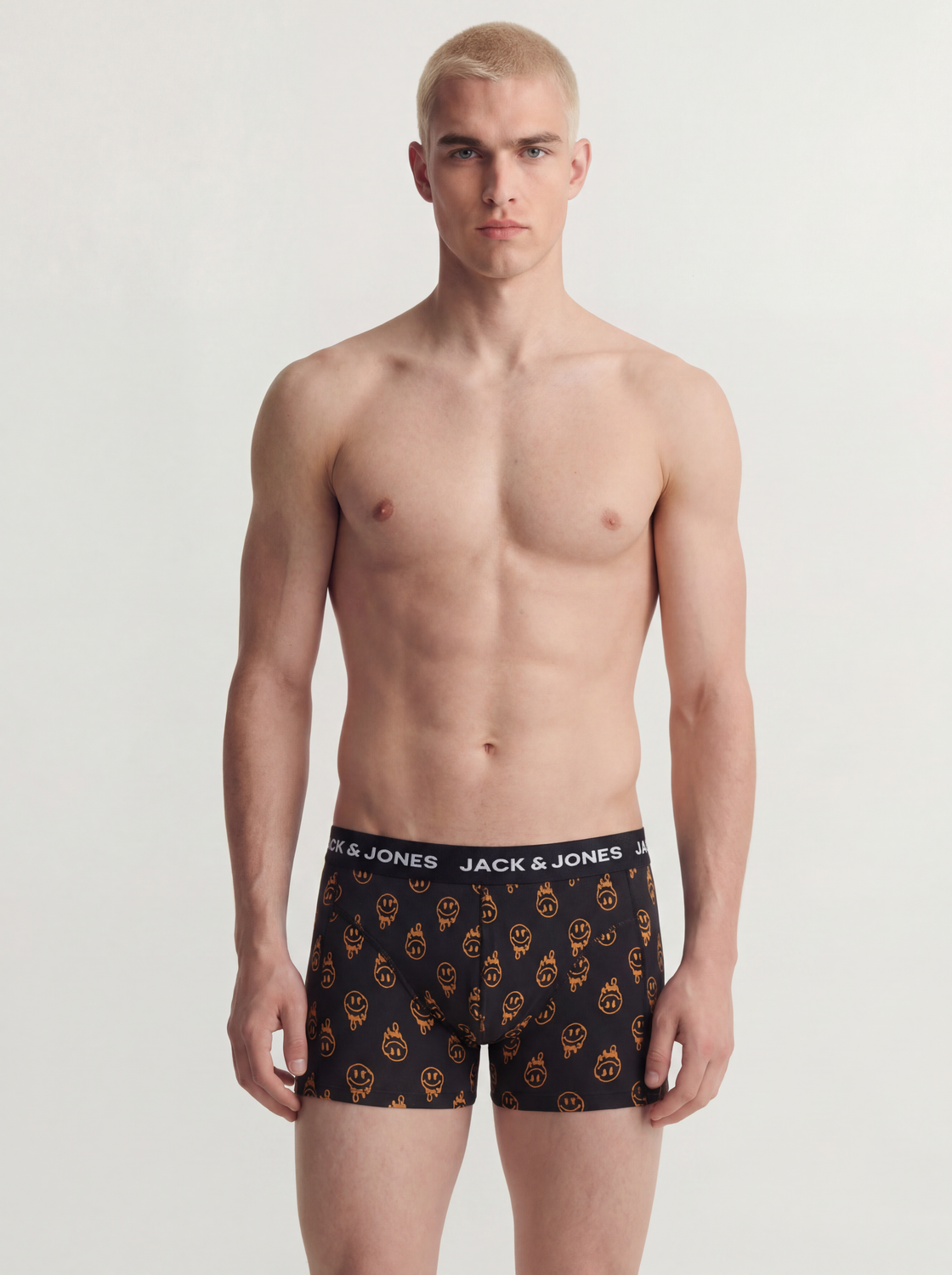 model_shot-front