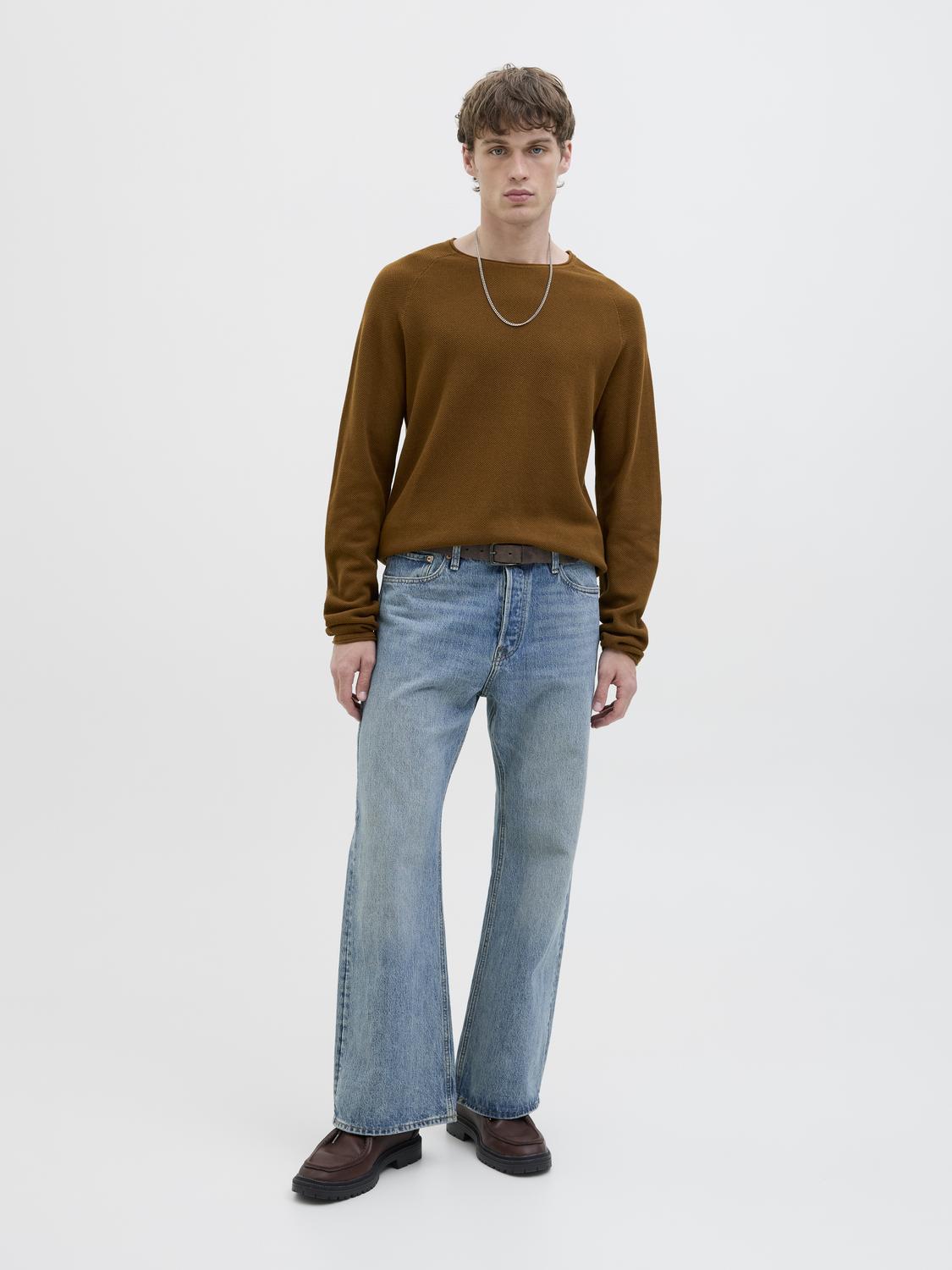 model_shot-front_full