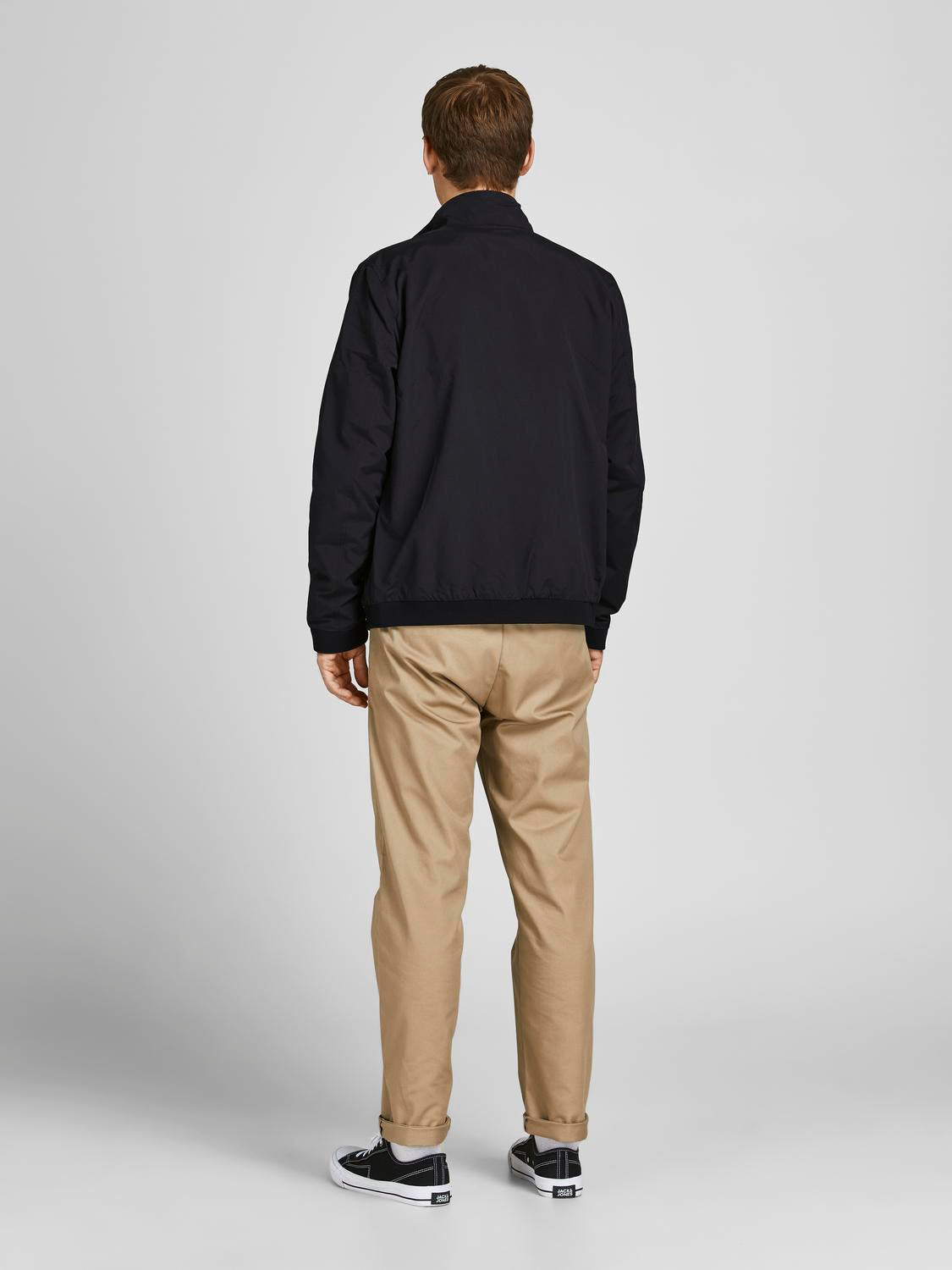 model_shot-back