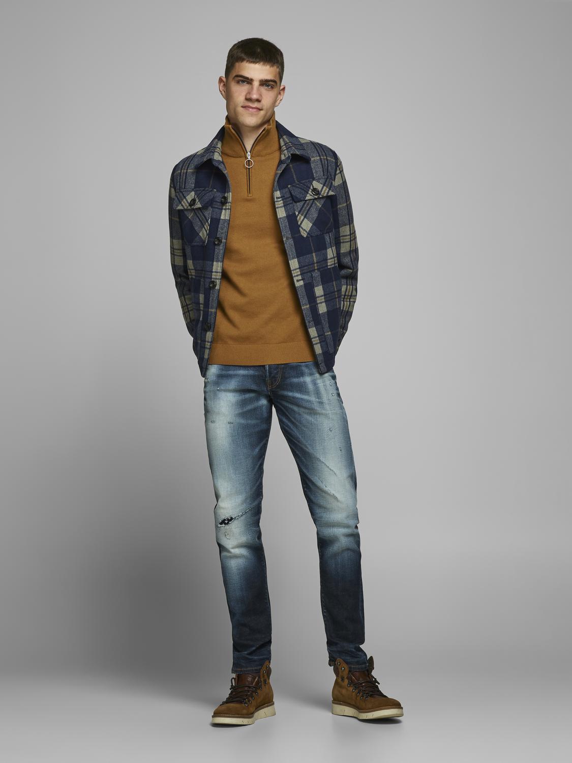 model_shot-front_full