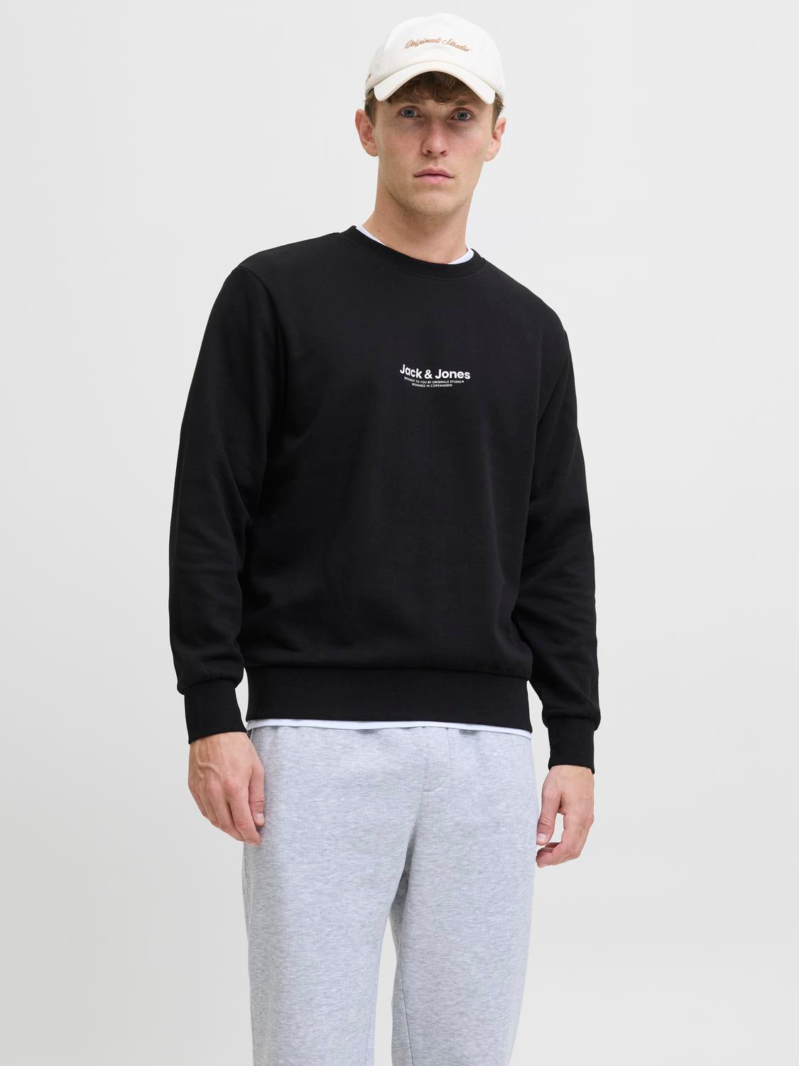 model_shot-front