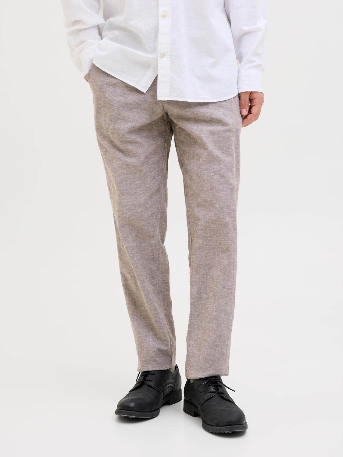 model_shot-front