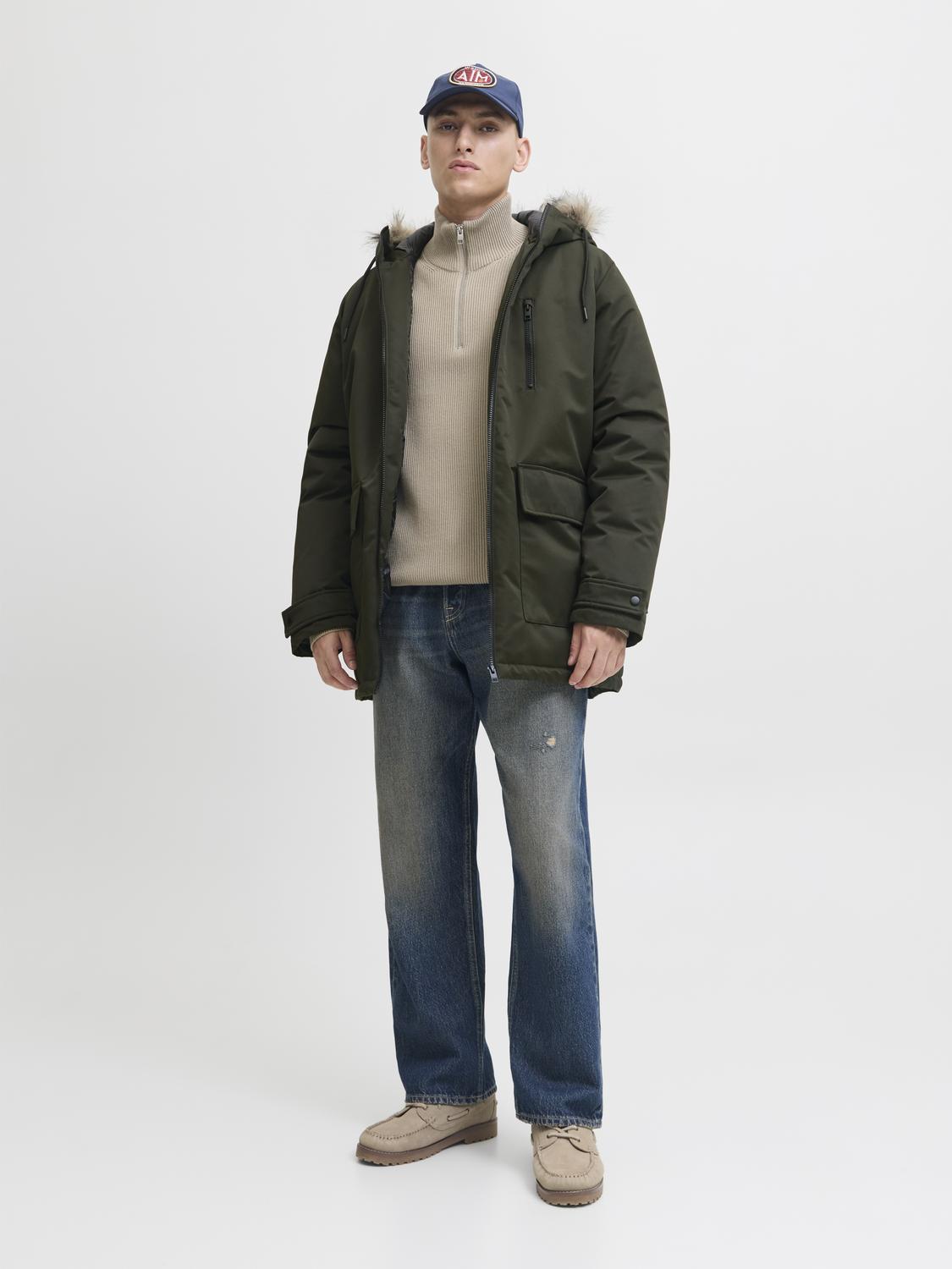 model_shot-front_full