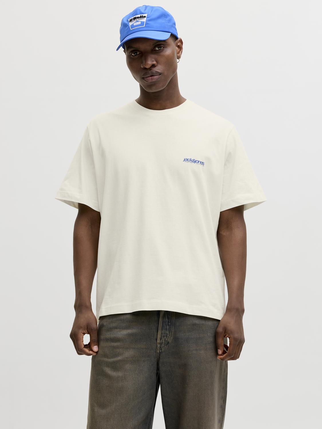 model_shot-front