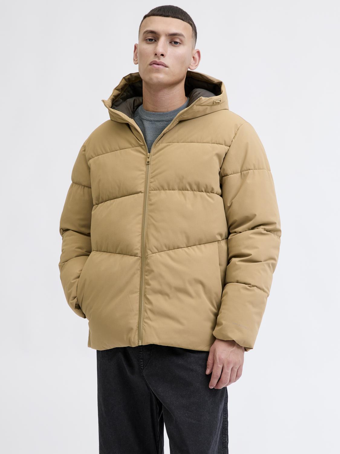 model_shot-front