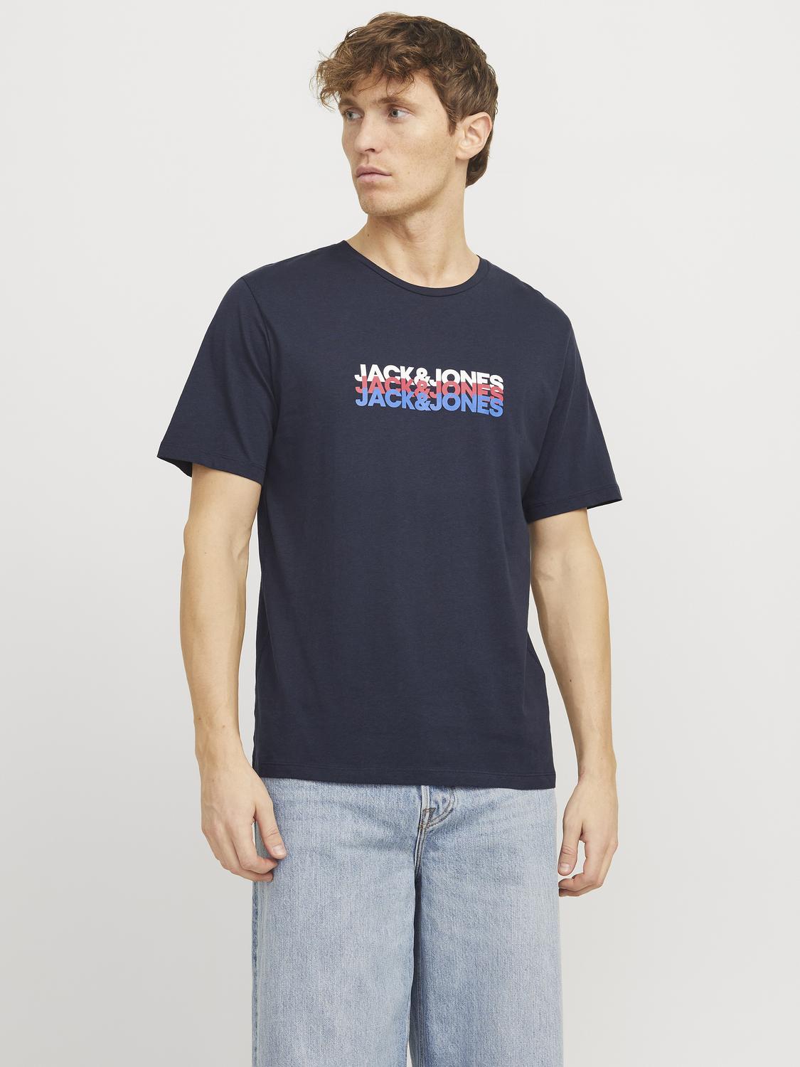 model_shot-front