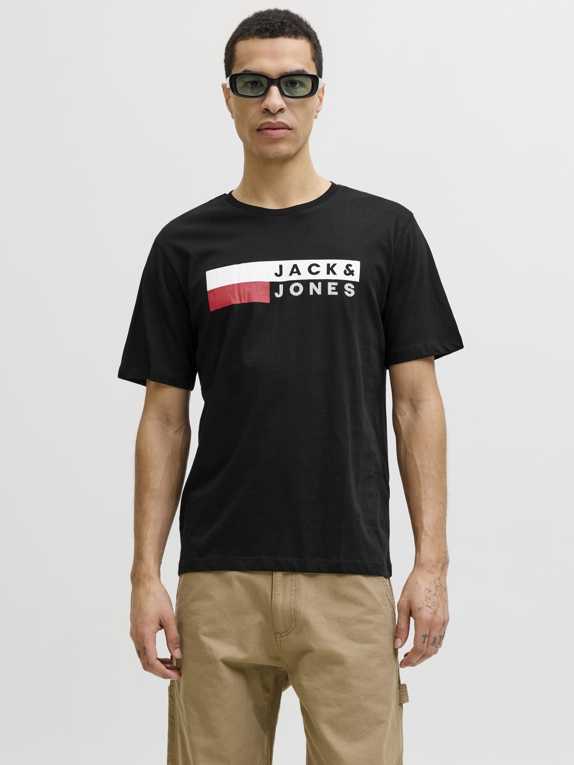 model_shot-front