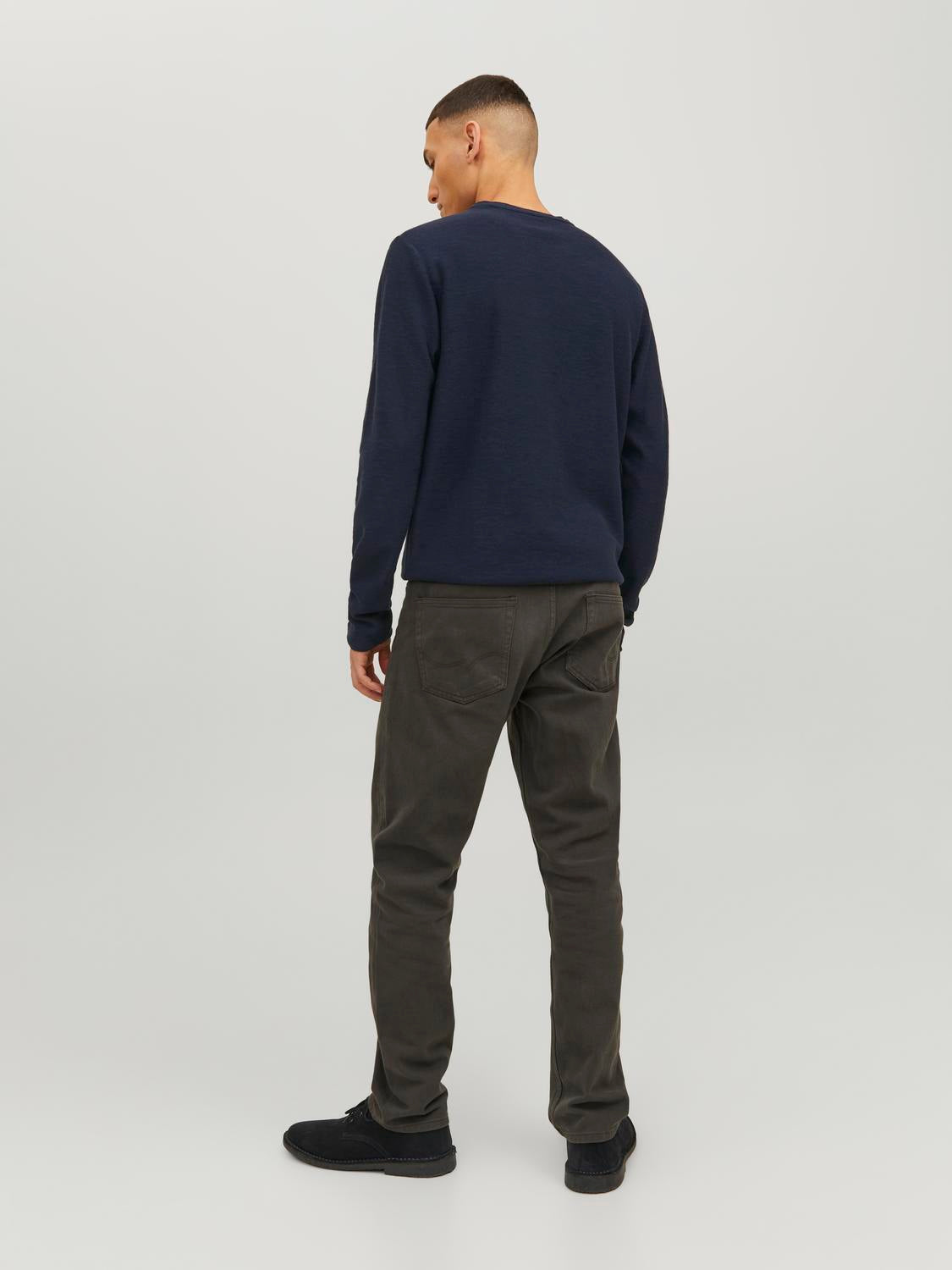 model_shot-back