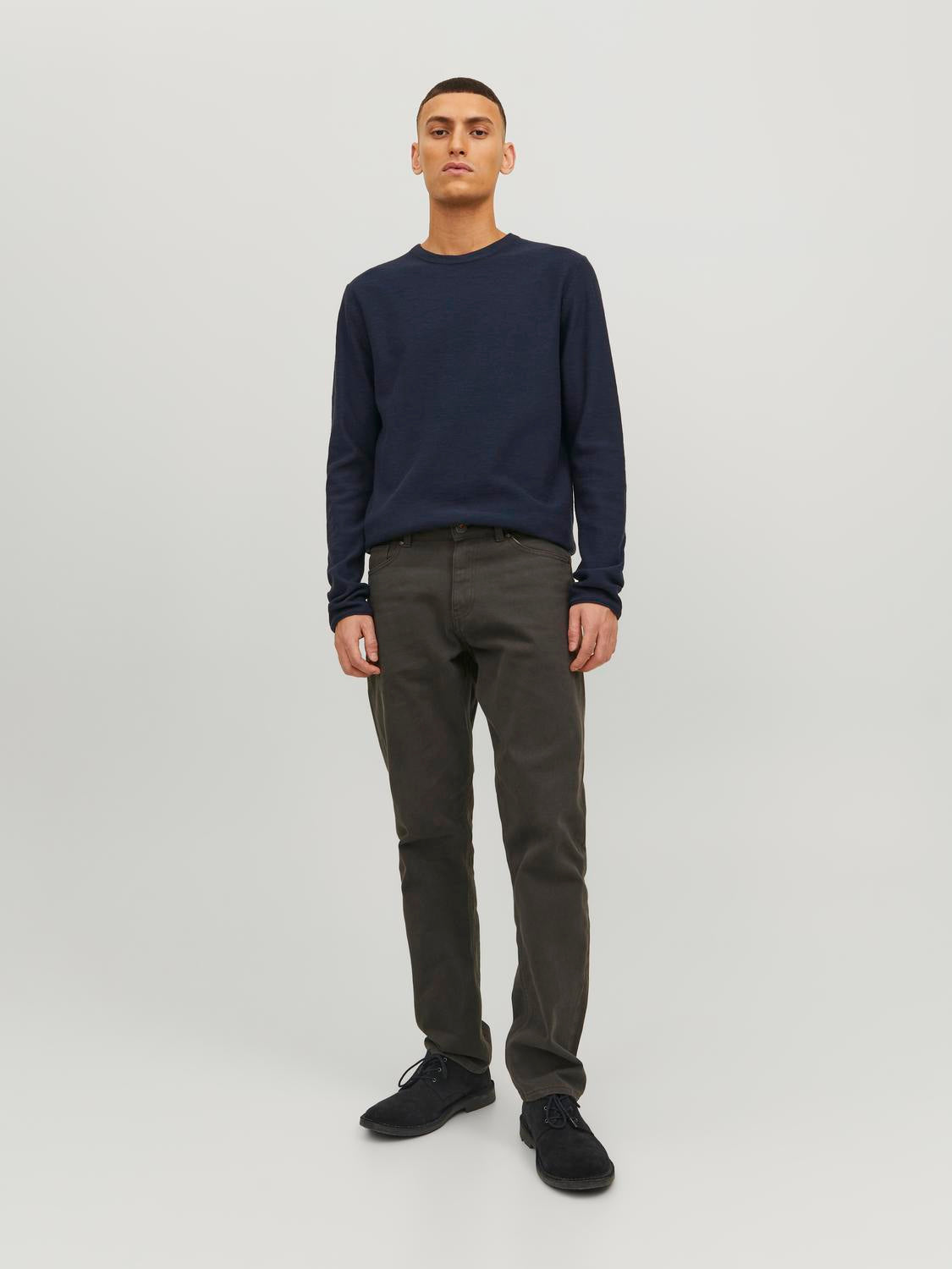 model_shot-front_full