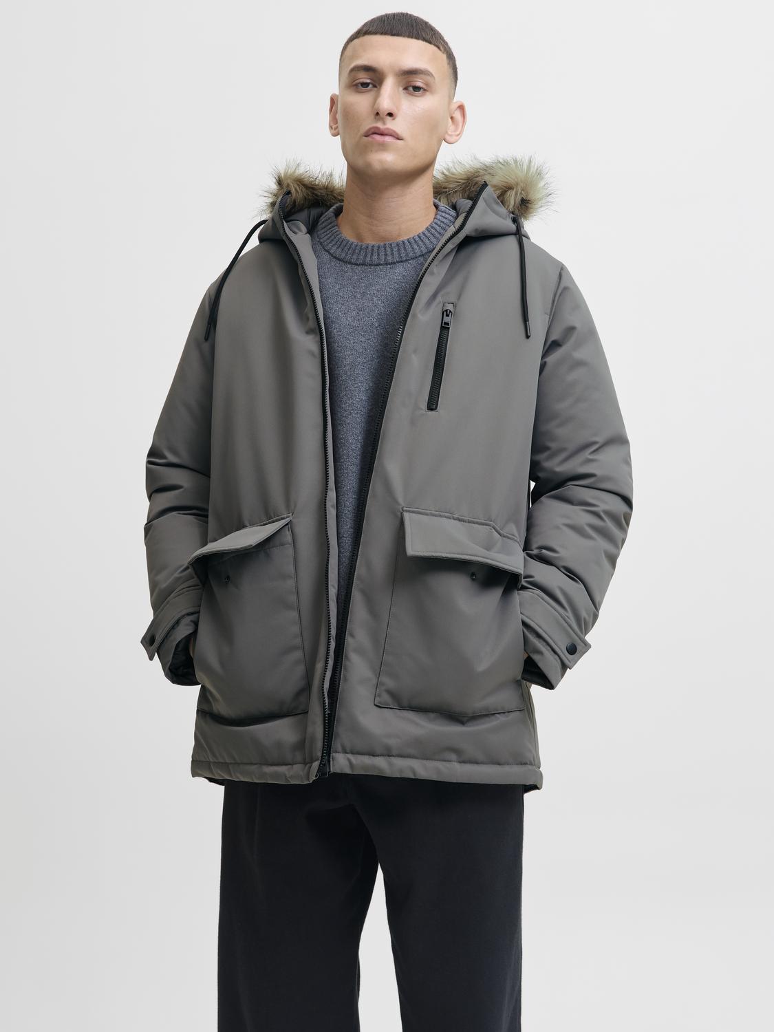 model_shot-front