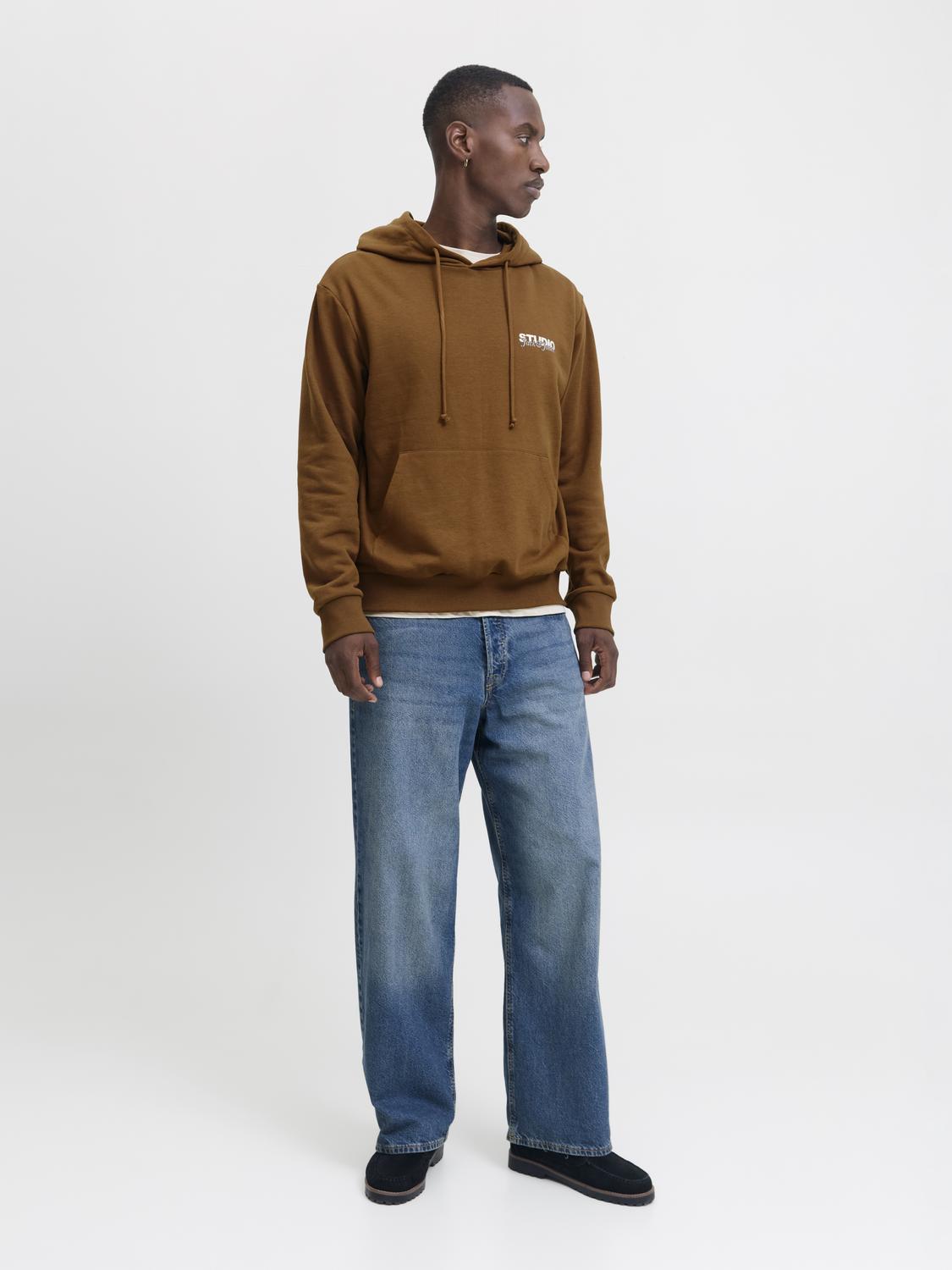 model_shot-front_full