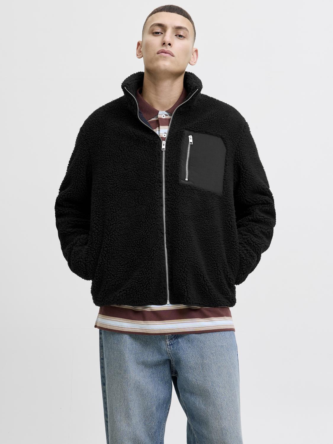 model_shot-front