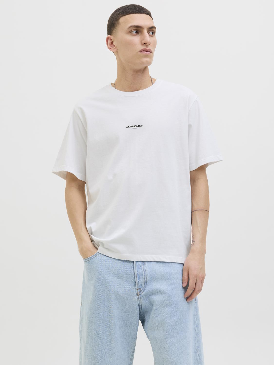 model_shot-front