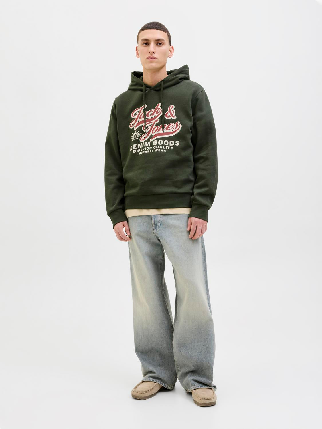 model_shot-front_full