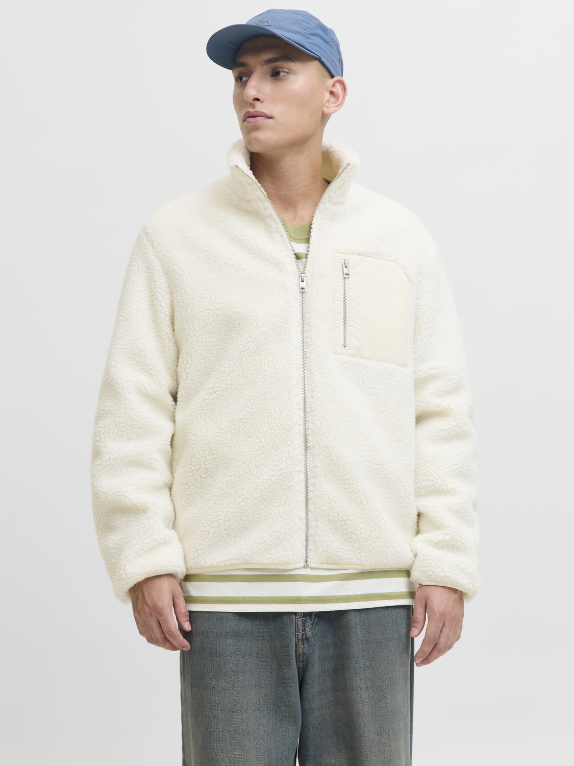 model_shot-front