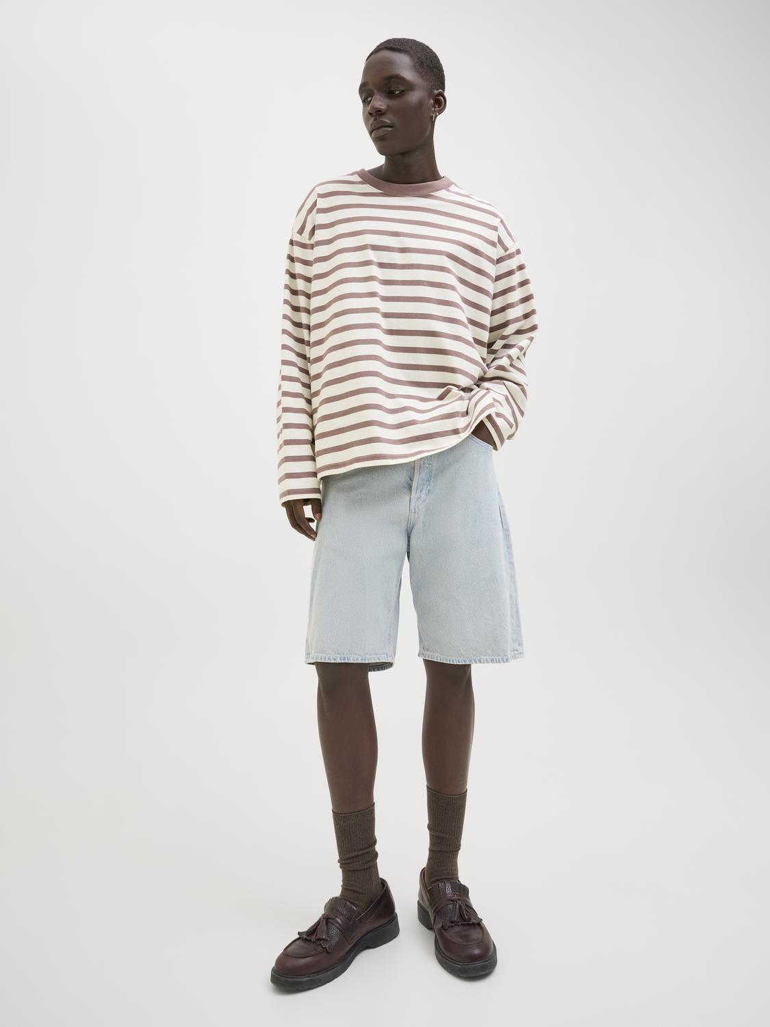model_shot-creative