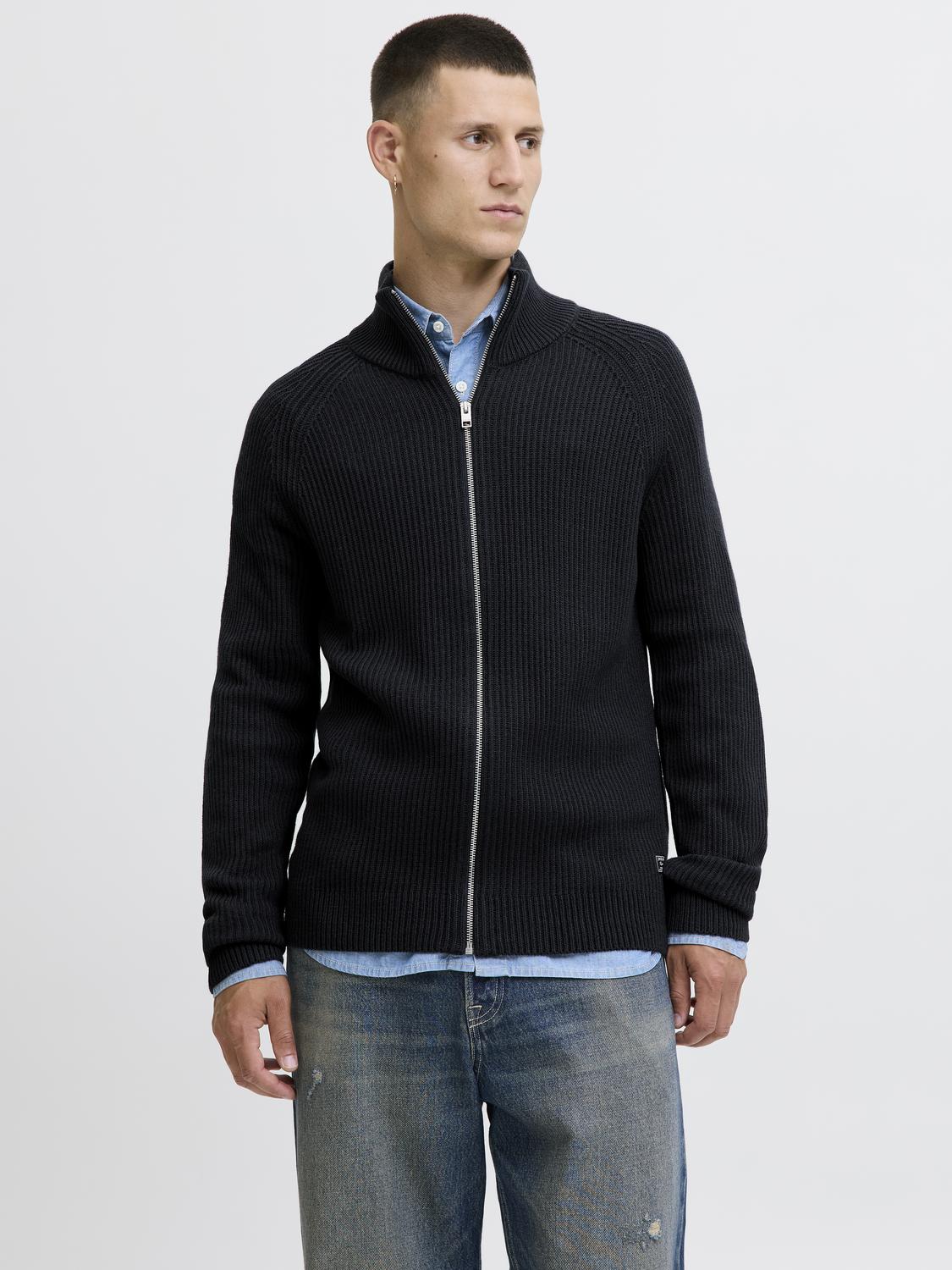 model_shot-front