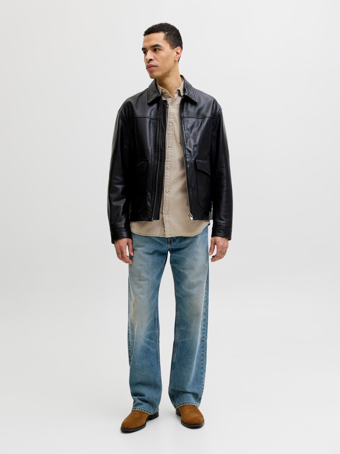 model_shot-front_full