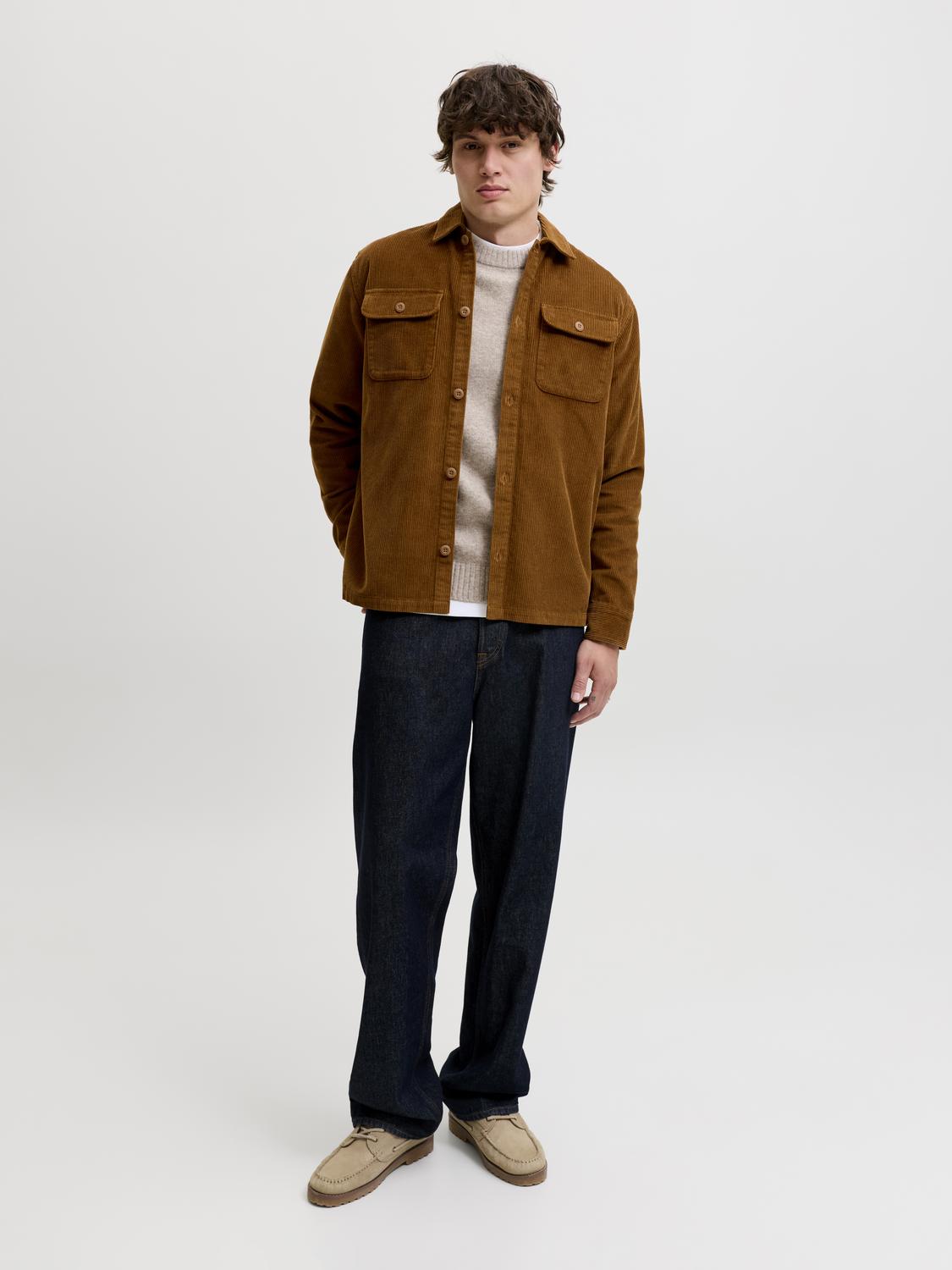 model_shot-front_full