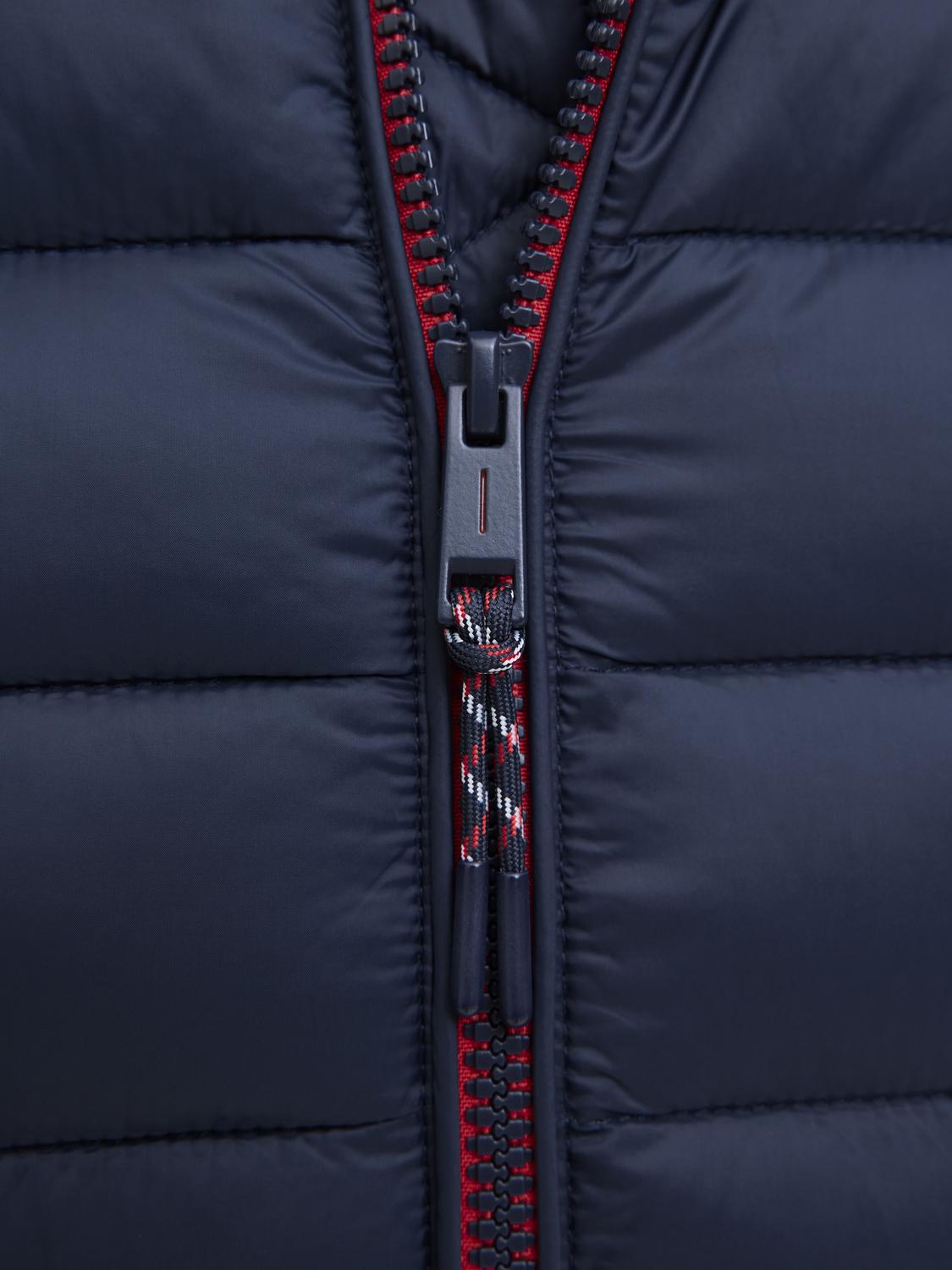 model_shot-detail