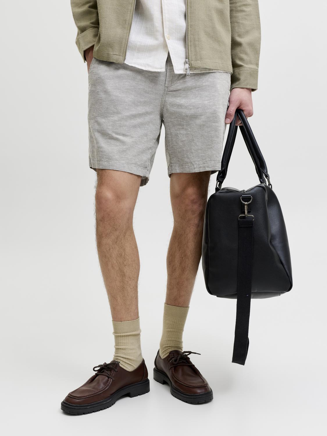 model_shot-front