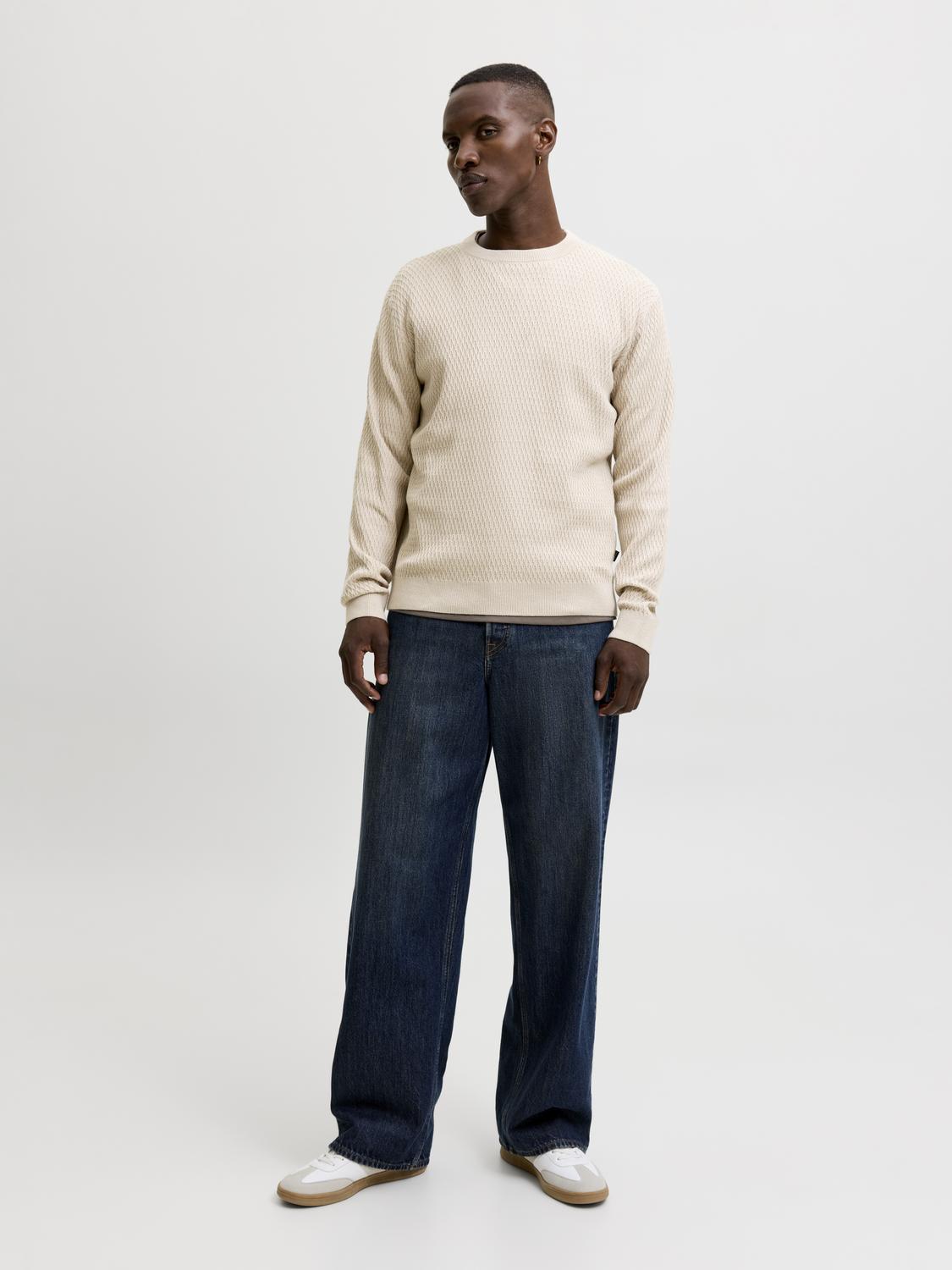 model_shot-front_full