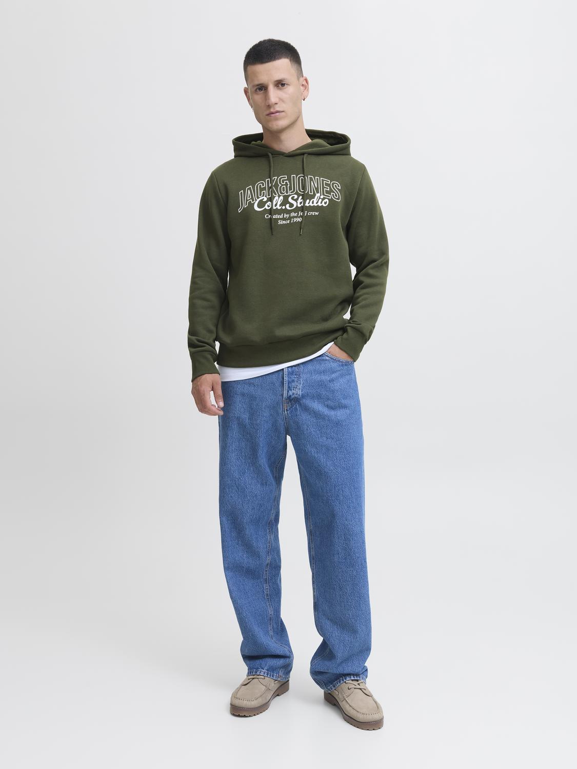 model_shot-front_full