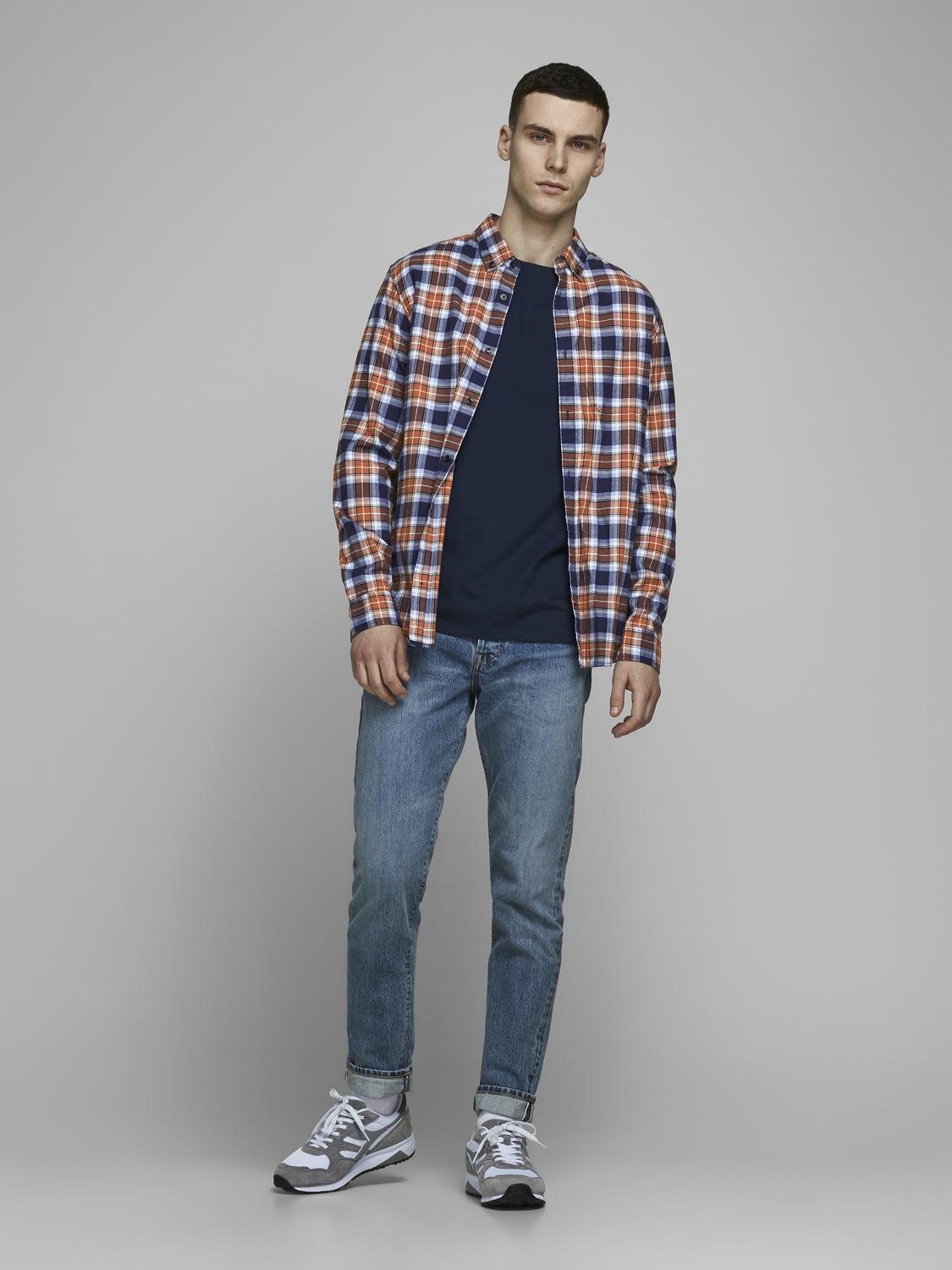 model_shot-front_full