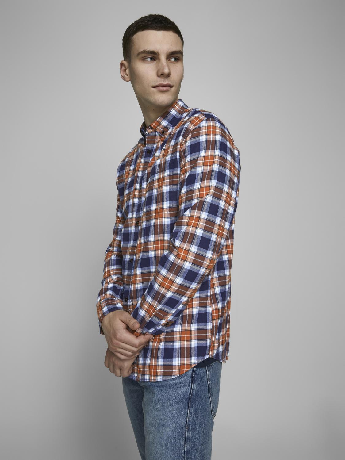 model_shot-creative