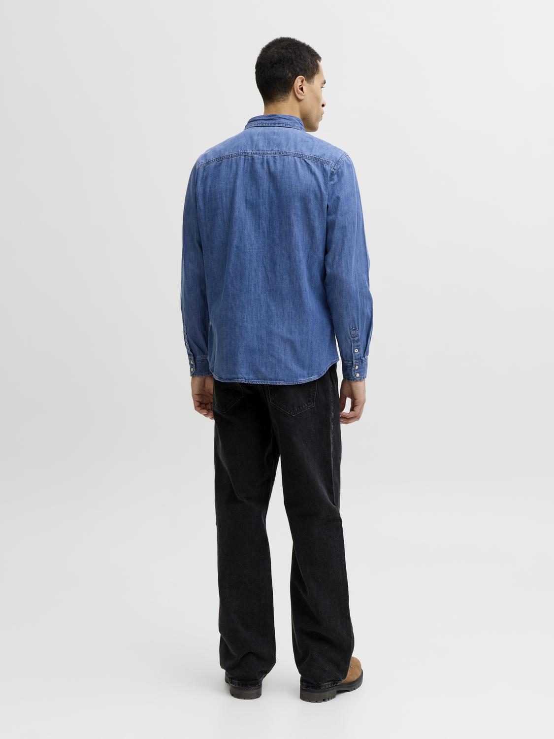 model_shot-back