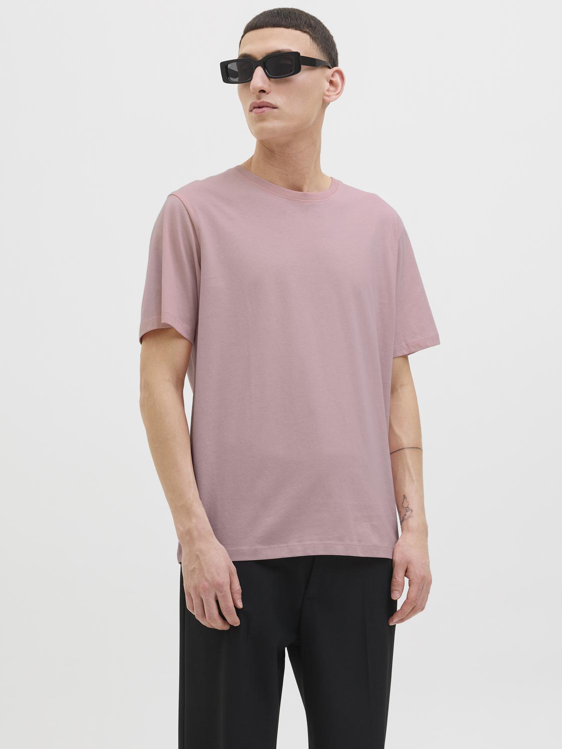 model_shot-front