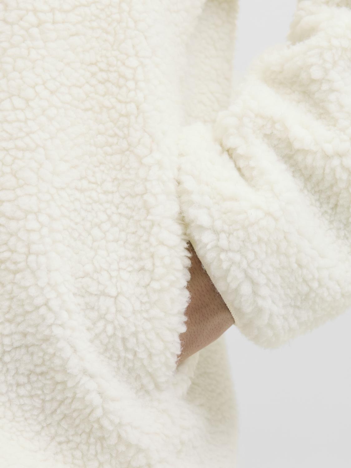 model_shot-detail