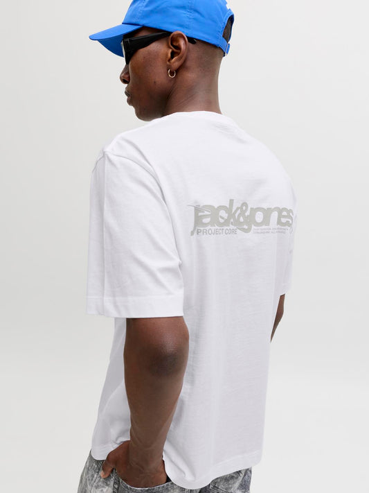 model_shot-creative