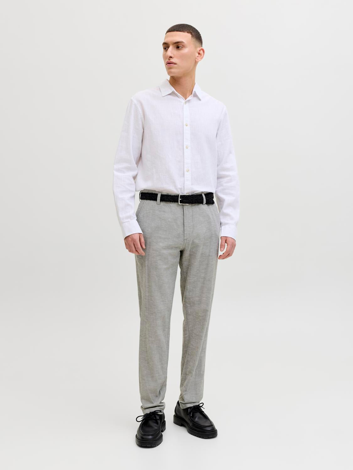 model_shot-front_full