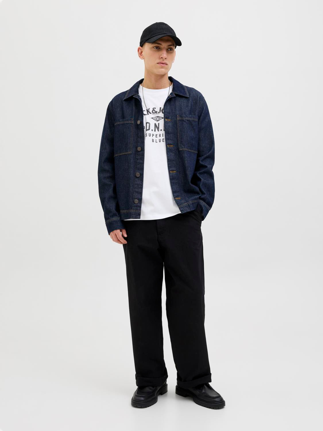 model_shot-front_full