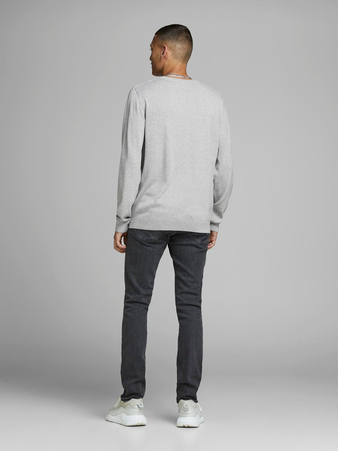 model_shot-back