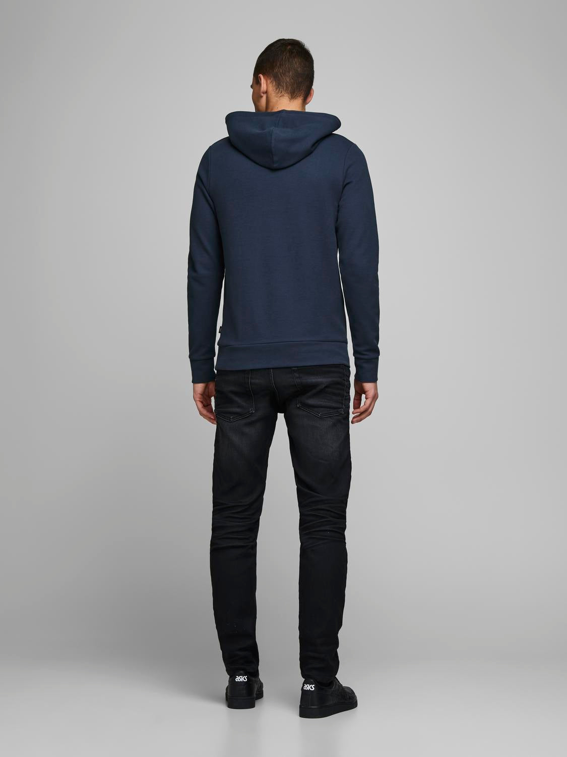 model_shot-back