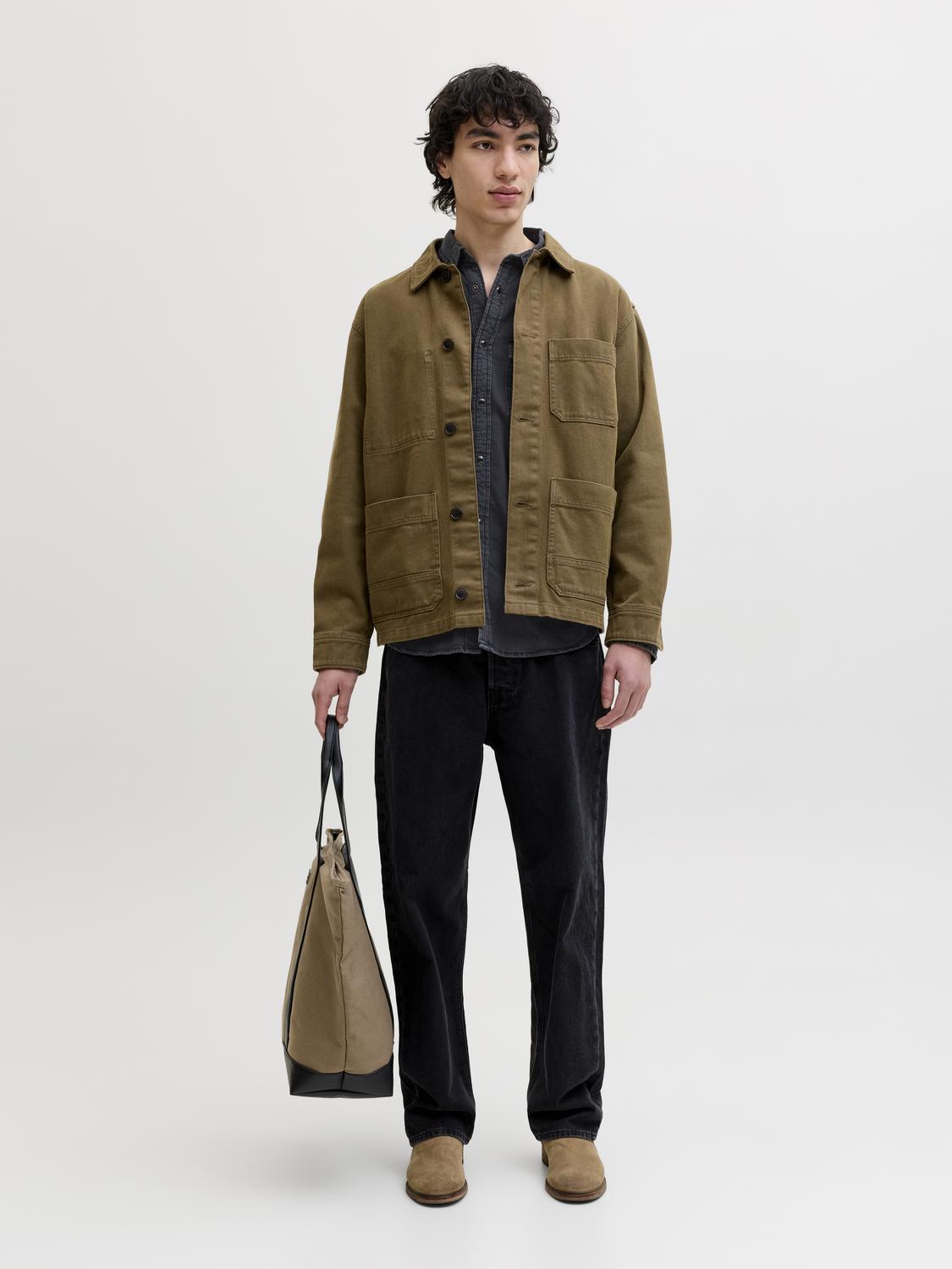 model_shot-front_full
