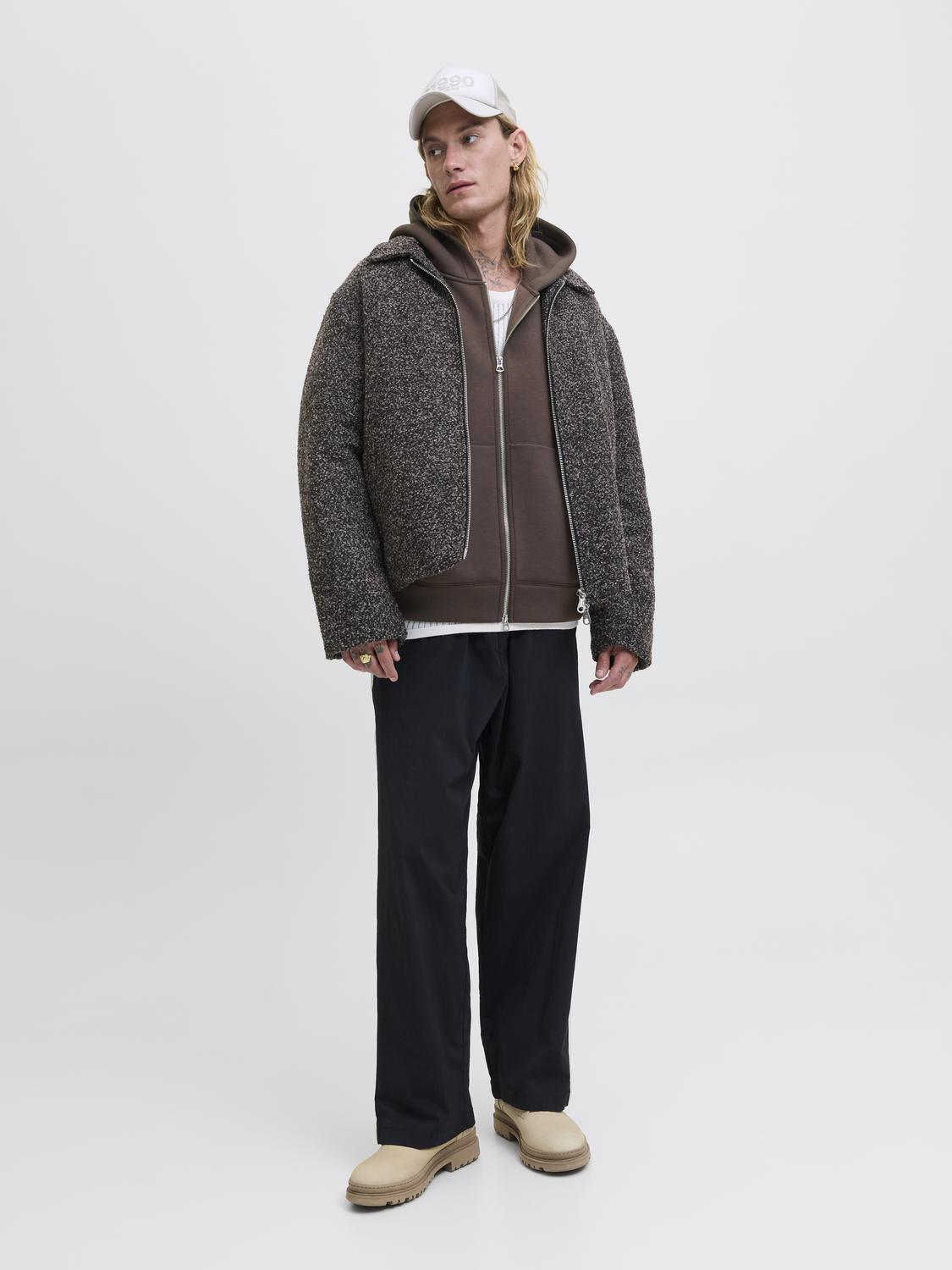model_shot-front_full