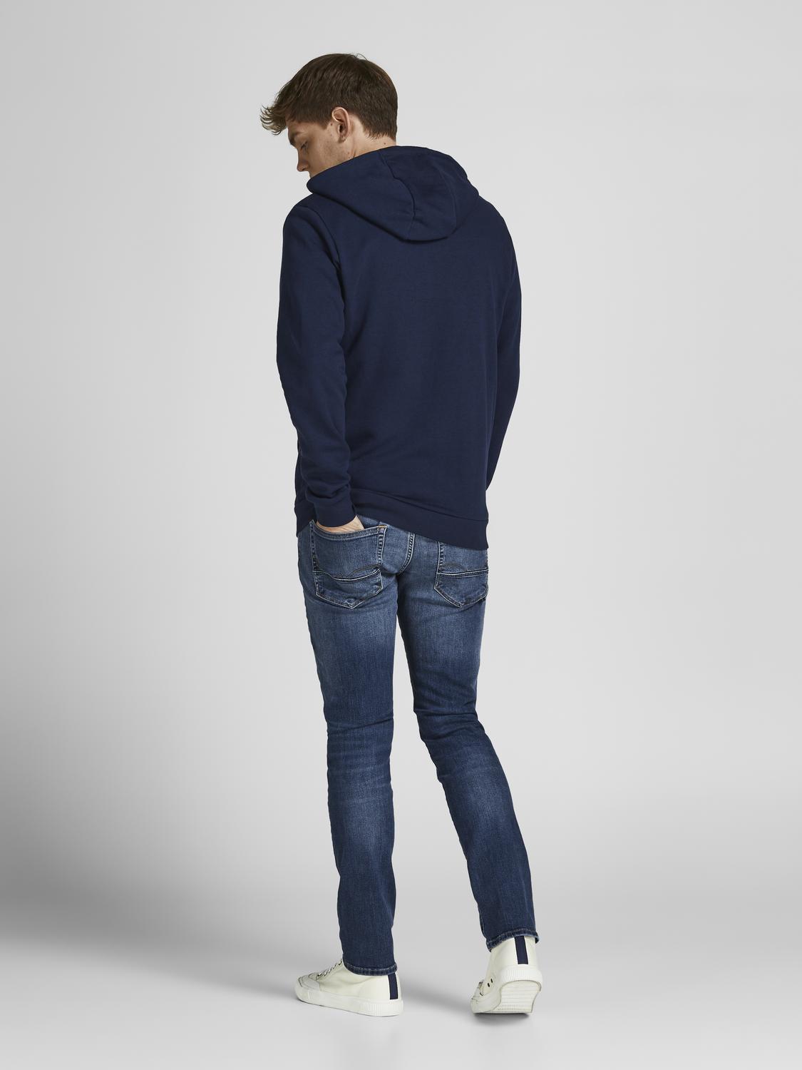 model_shot-back