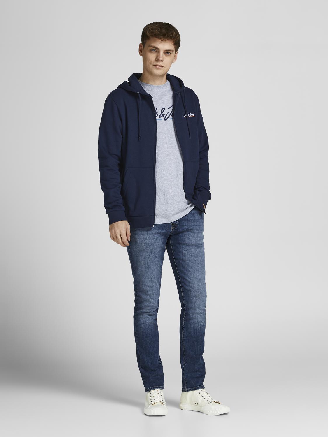 model_shot-front_full