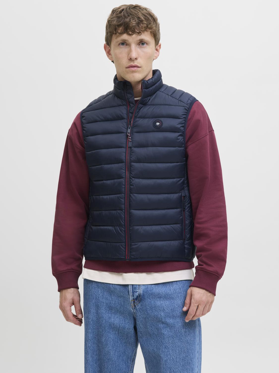 model_shot-front