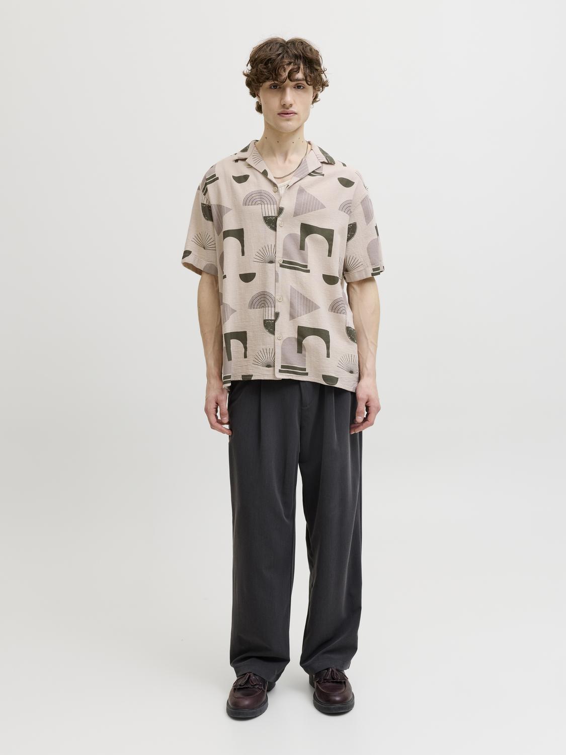 model_shot-front_full