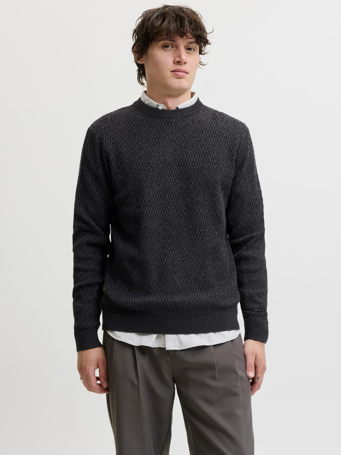 model_shot-front