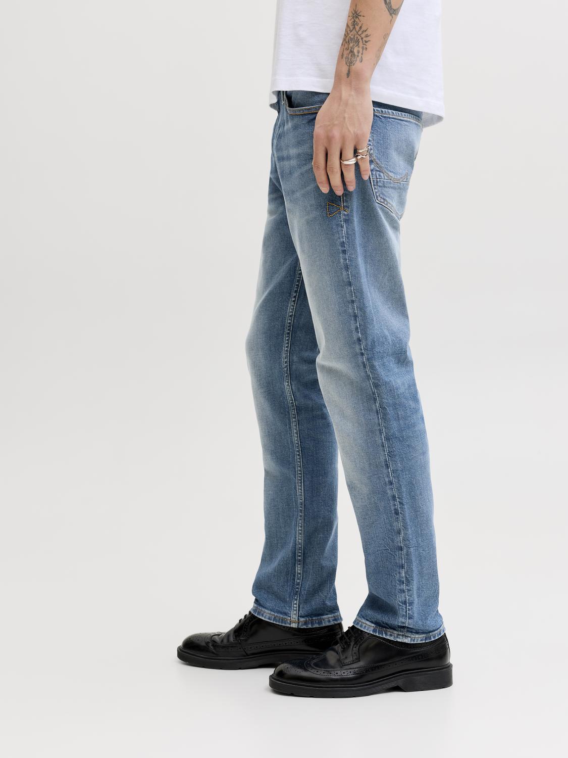 model_shot-detail