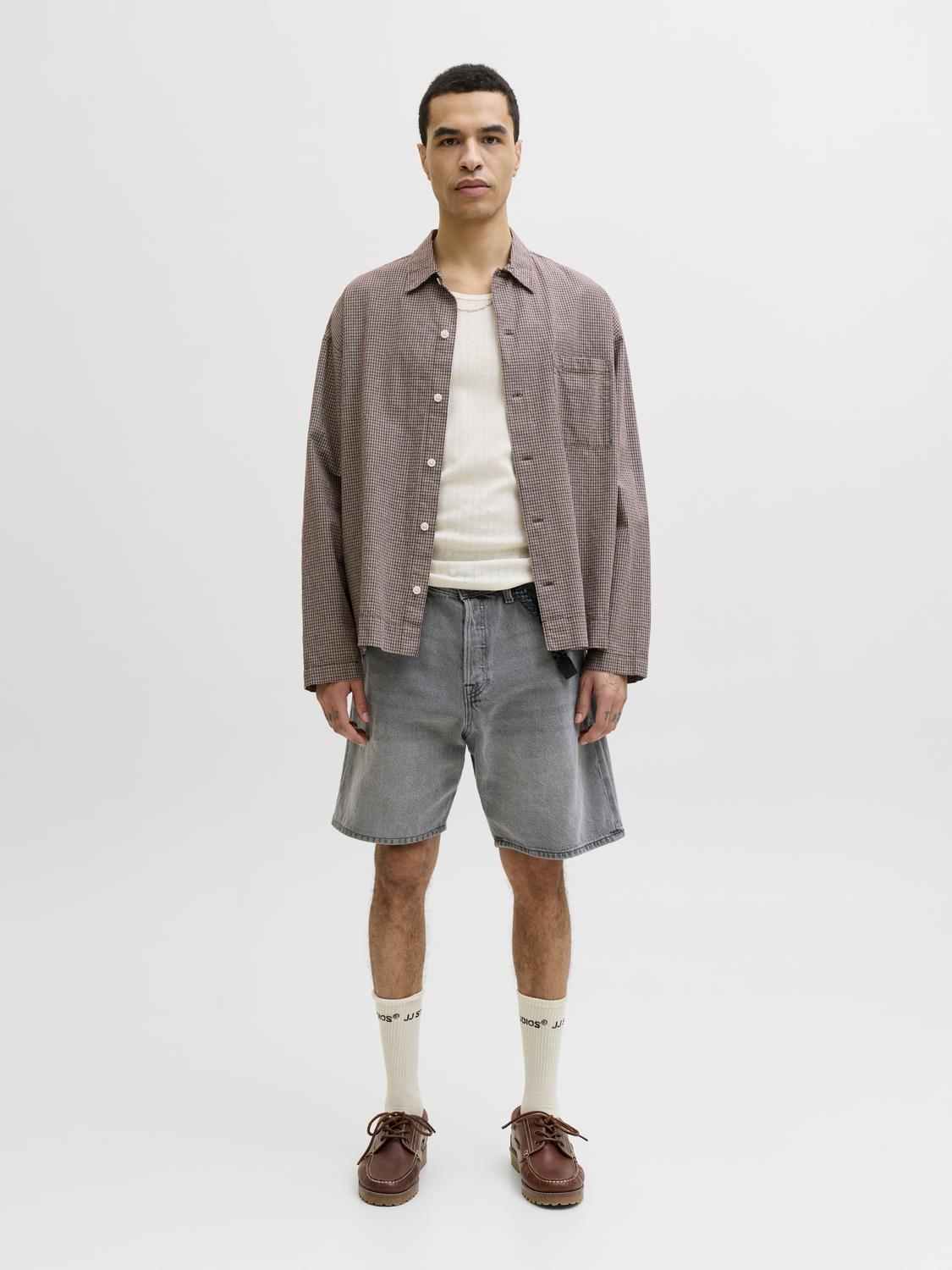 model_shot-front_full