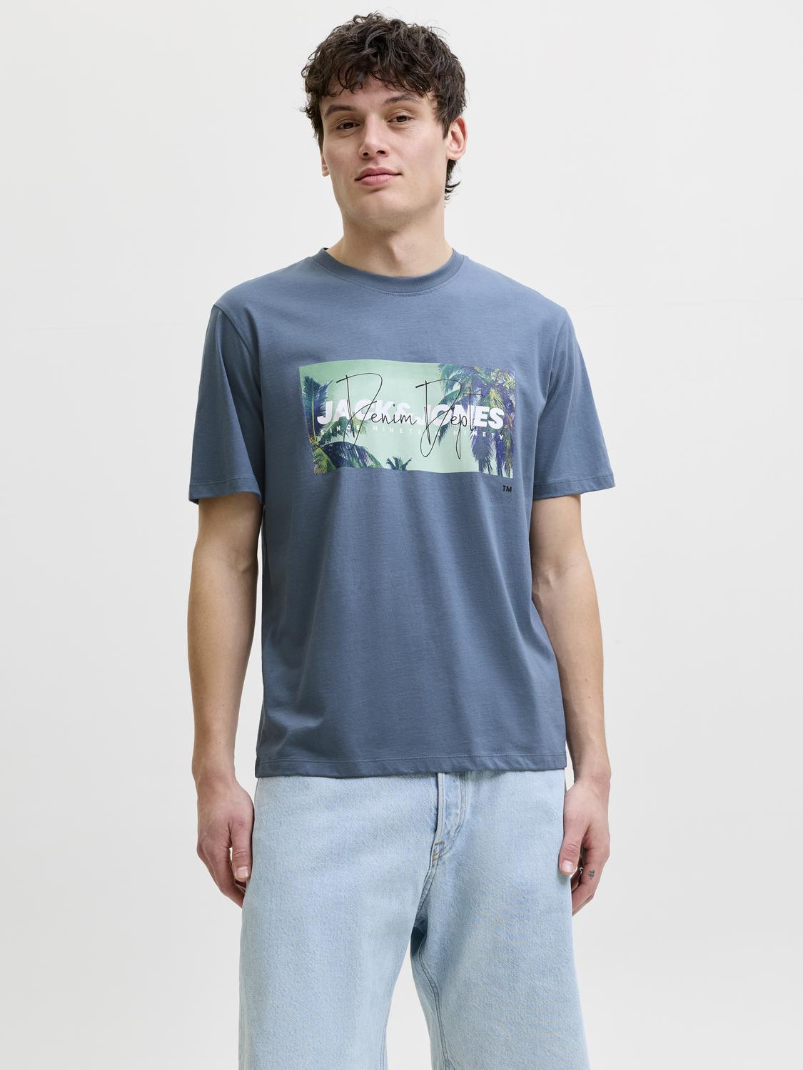 model_shot-front